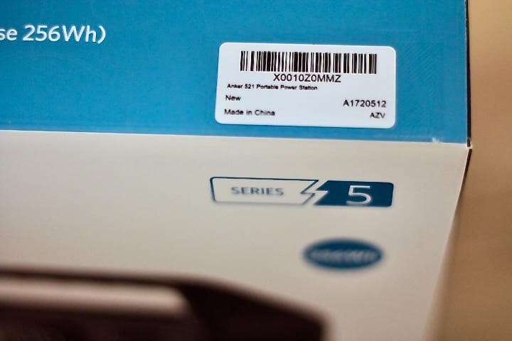 新品同様 Anker 521 Portable Power Station 電源