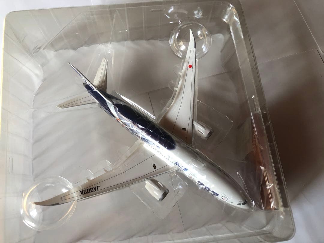 全日空商事　1/200 ANA B787-8 JA802A 特別塗装機