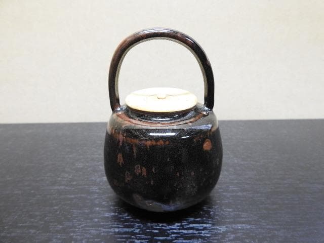 手付茶入　赤膚茶入　瓢箪型赤膚印無名　柏？　保存箱　MA267