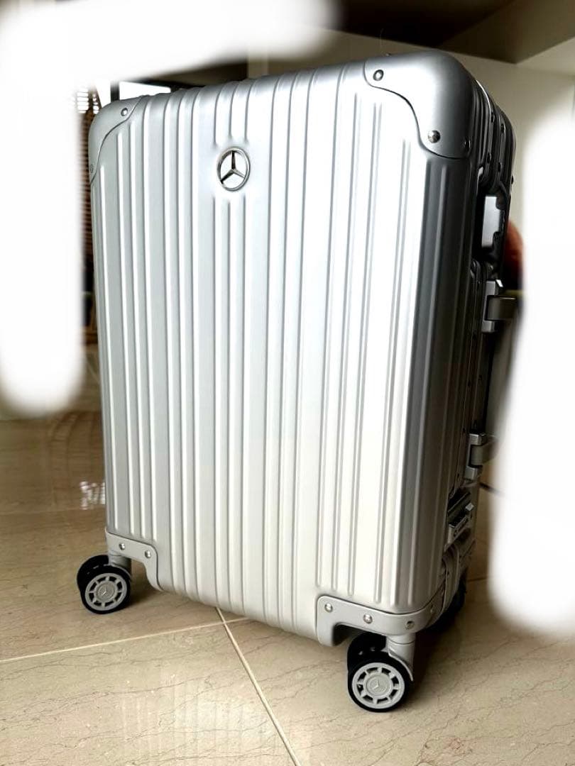 Mercedes-Benz ベンツ　スーツケース　シルバー