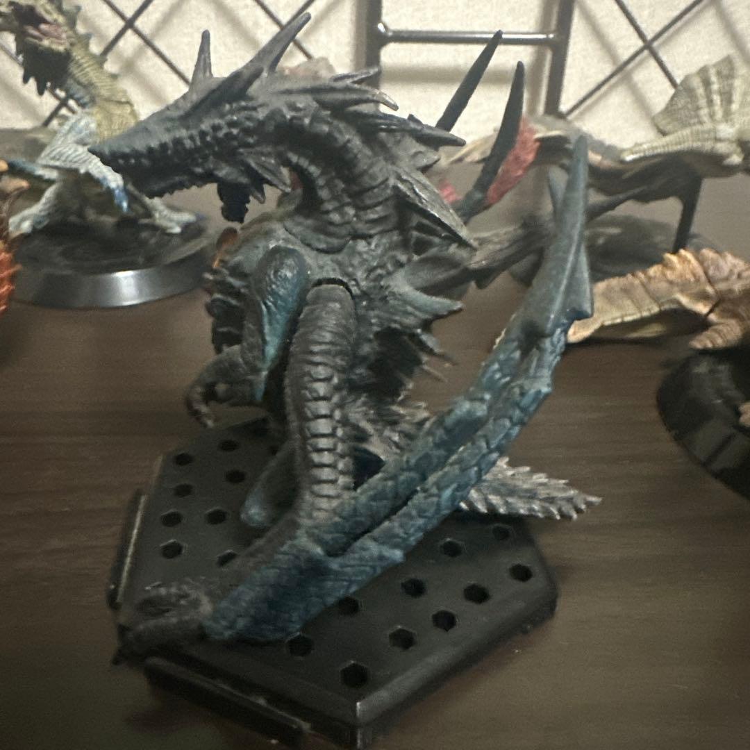 モンハン　フィギュア 6体セット スタンド付き　モンスターハンター