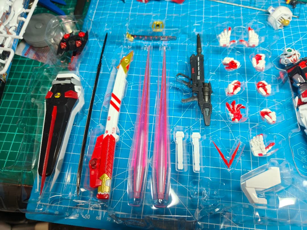 べ*る様 L BUILD メタルビルド ガンダム アストレイ　レッドフレ