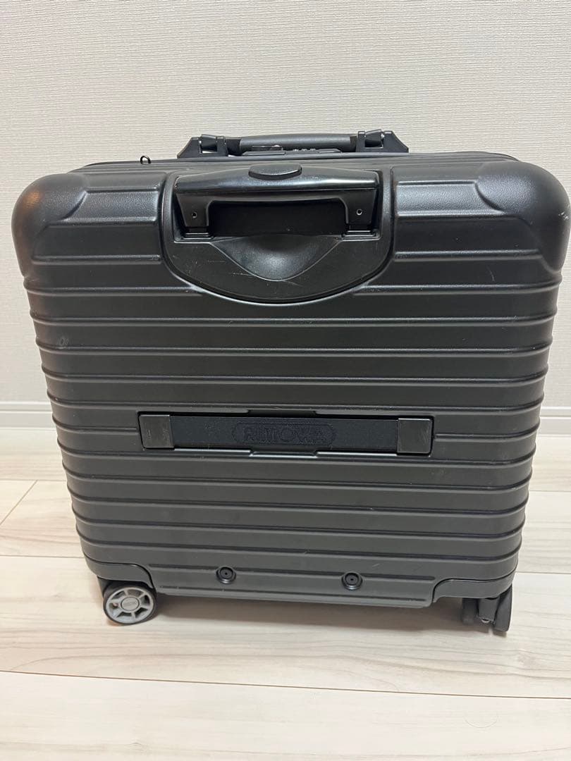 REMOWA（リモワ サルサ）　27L　キャリーケース　４輪