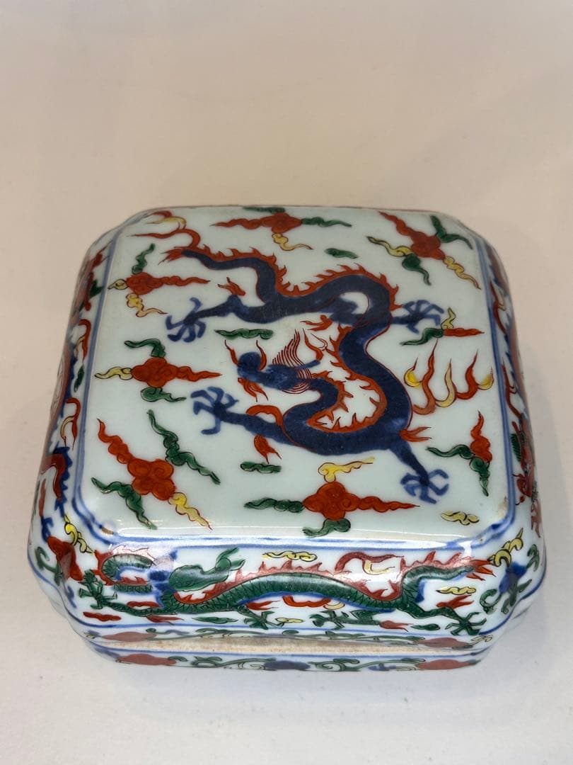 本mercy！中国 明代 大明嘉靖年製 五彩 龍文 蓋盒 四面龍文 骨董品