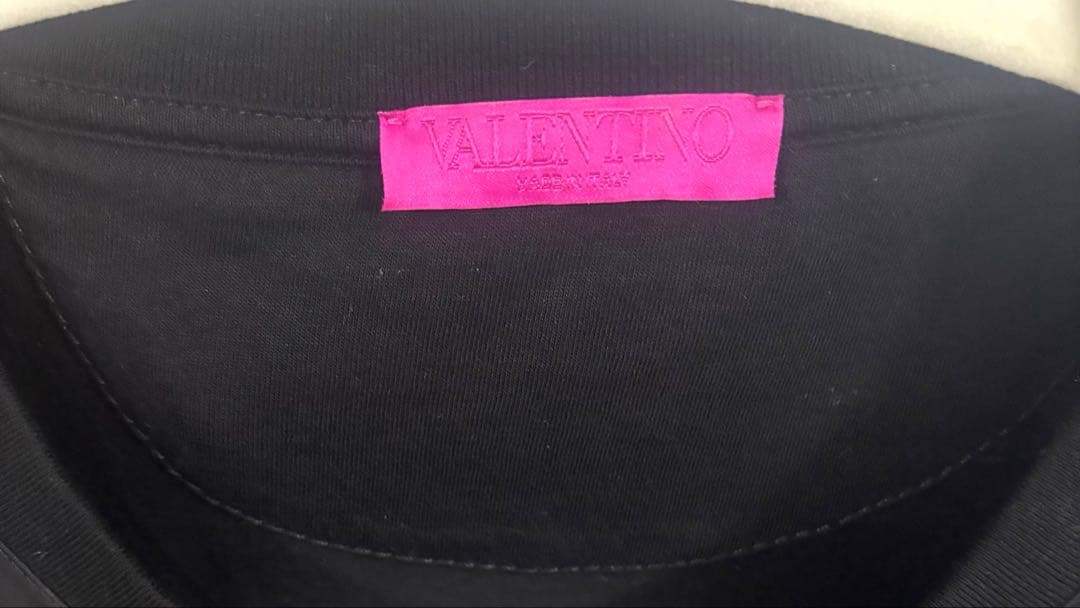 (新品)Valentino ロックスタッズメンズTシャツ