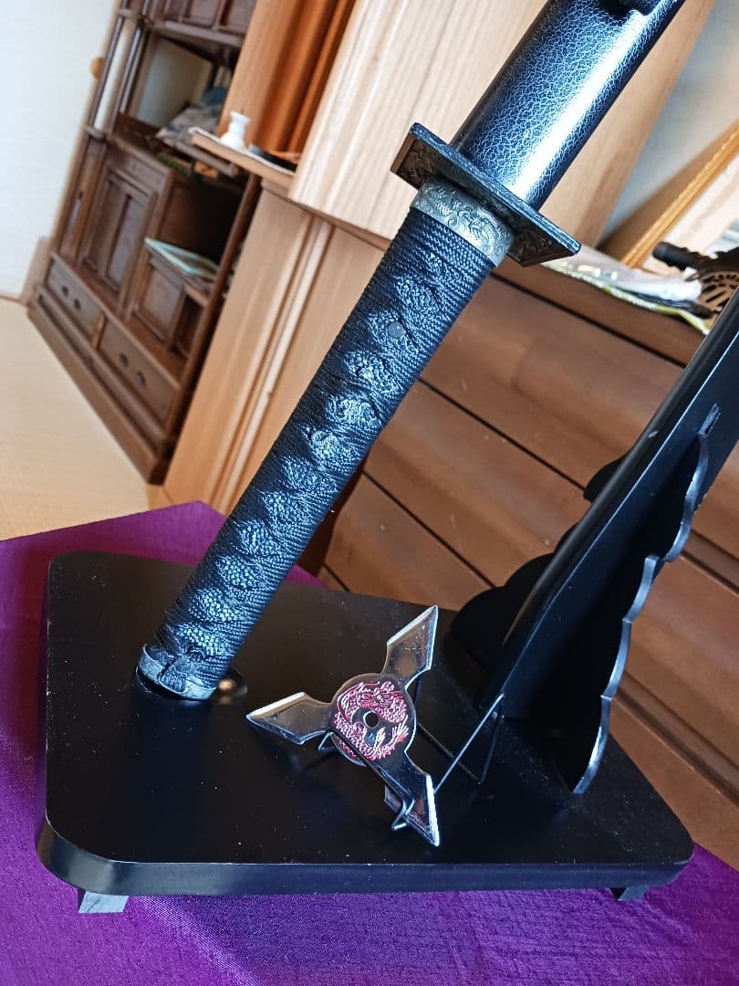 忍者刀、(服部半蔵)　徳川家拝領刀.写、葵.勝龍彫り、のたれ刃文、(手裏剣付き)