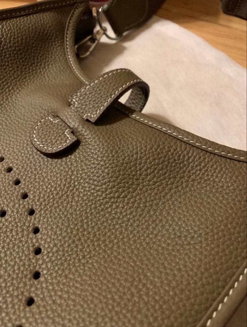 Hロゴ Hパンチング ショルダーバッグ ショルダーストラップ2本付き 最高級革