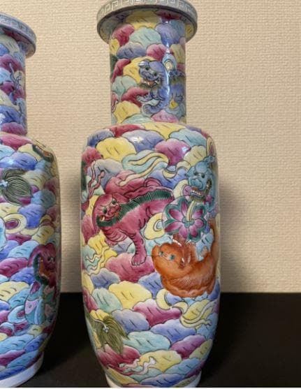 【海】中国美術品  大清道光年製在銘　粉彩獅子図花瓶　九獅子花瓶　2本　希少美品