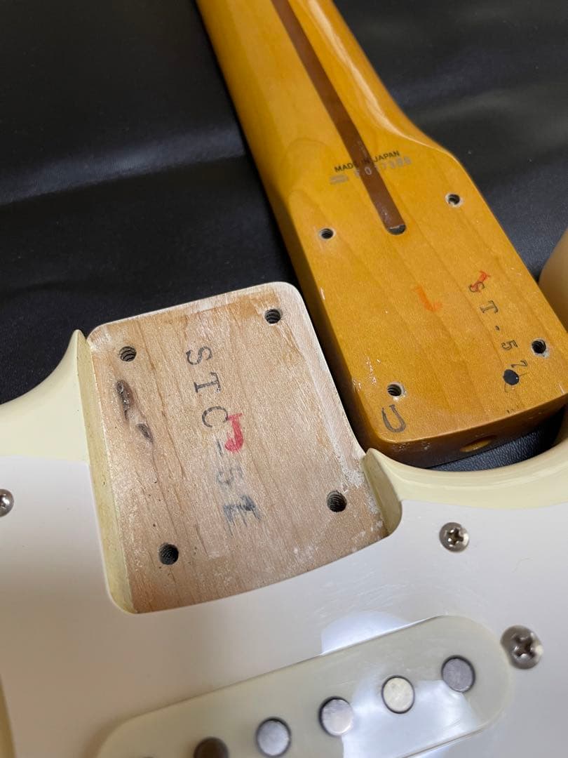 Fender Japan ST57 ホワイト 1976-1977