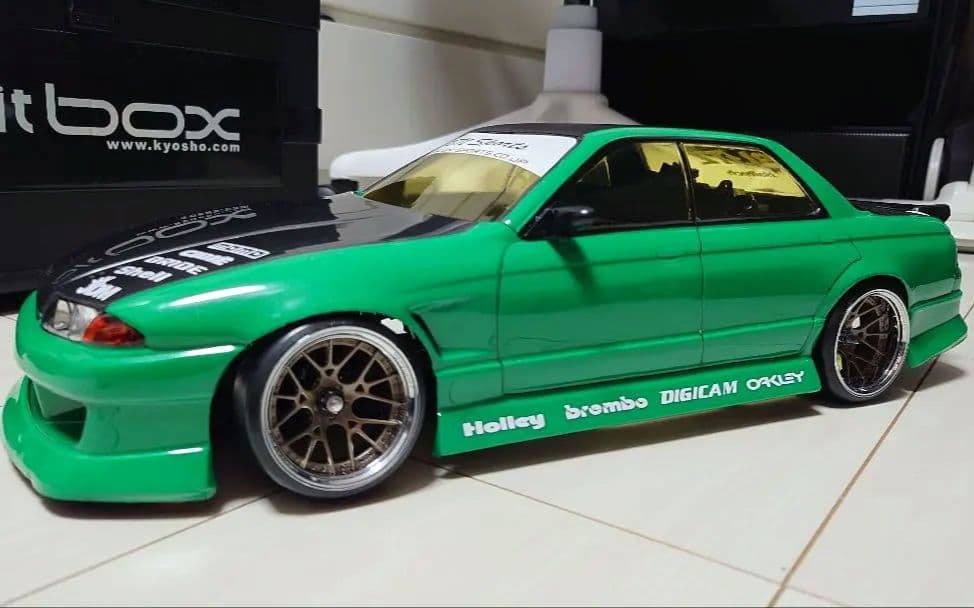 パンドラ　スカイラインR32 4ドア　ボディ