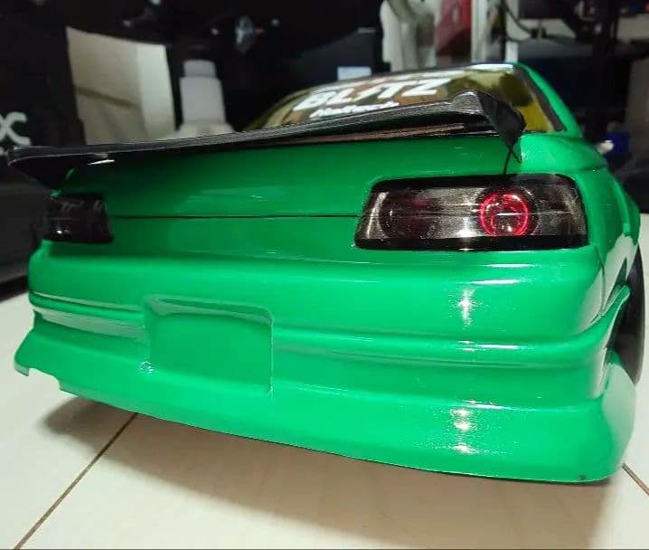 パンドラ　スカイラインR32 4ドア　ボディ