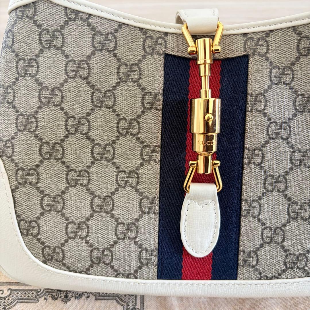 グッチ ジャッキー 1961 GGスプリーム バッグ　ショルダー　ホワイト