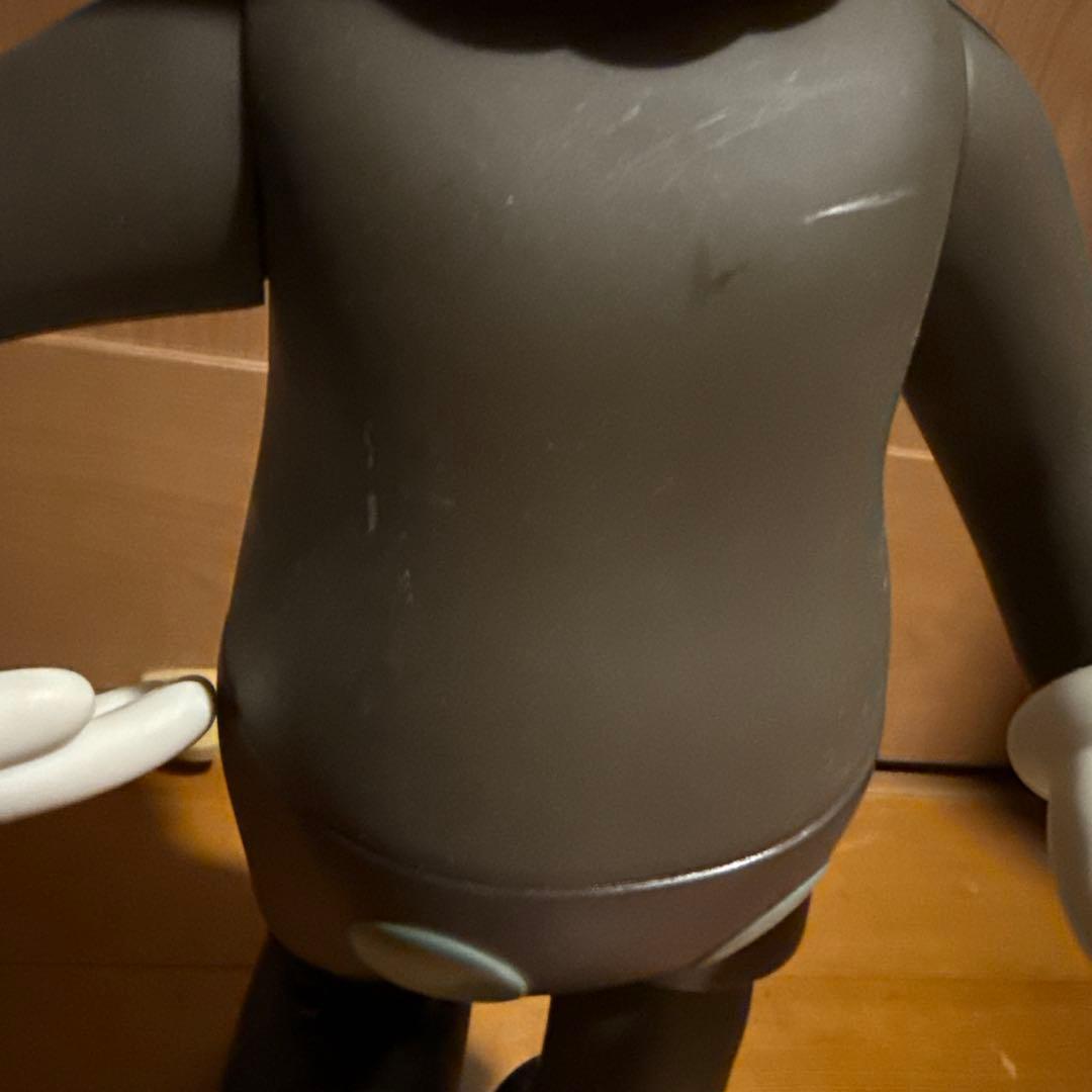 Kaws Companion フィギュア グレー ブラック フェイク品
