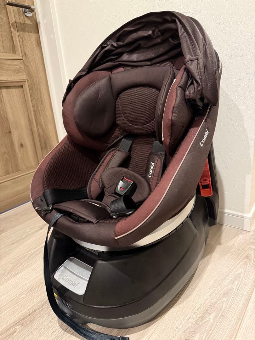 Combi コンビ　チャイルドシート クルムーヴスマート　シートベルト固定式