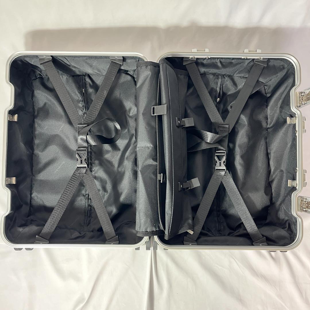 超美品 メルセデスベンツ アルミスーツケース シルバー キャリーケース 32L