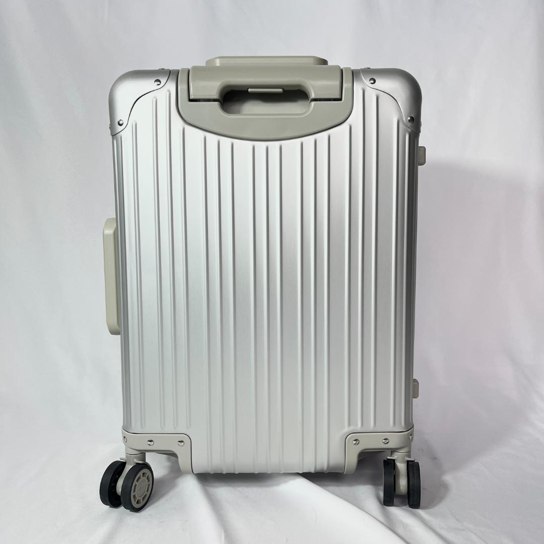 超美品 メルセデスベンツ アルミスーツケース シルバー キャリーケース 32L