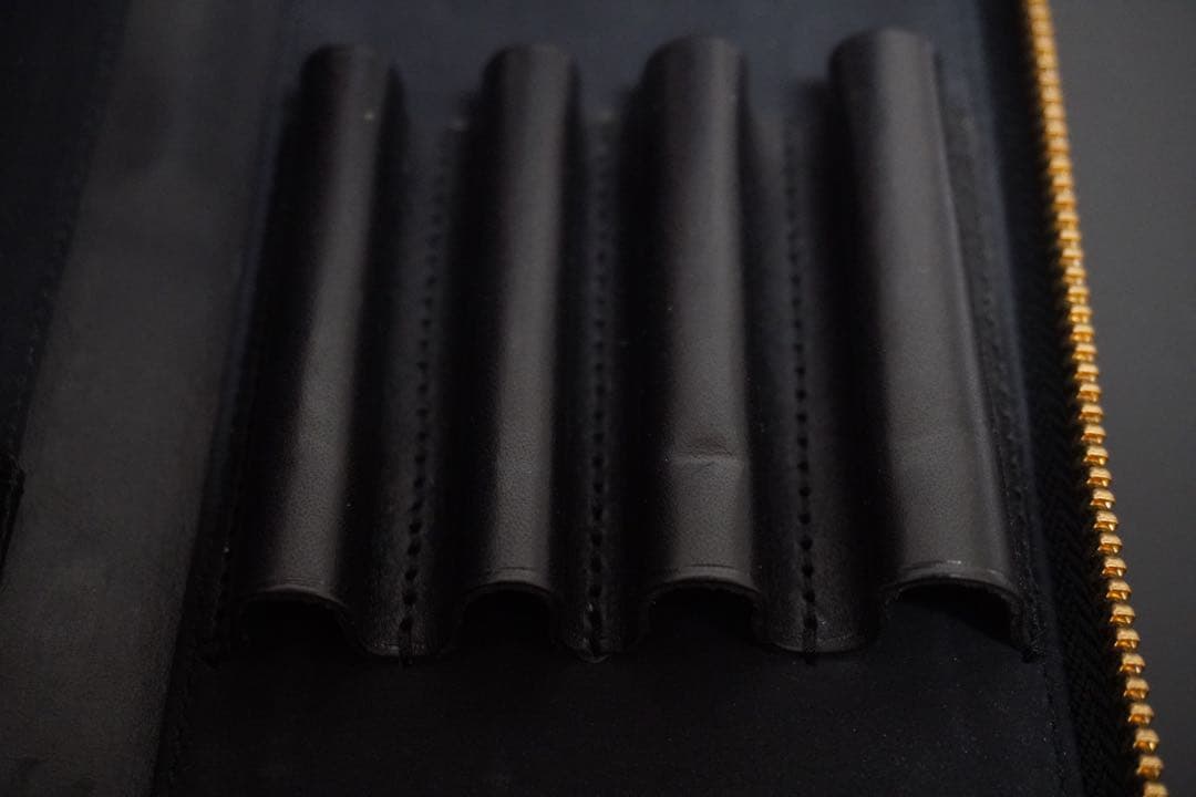 バハギアアンドクラフト　ラウンドジップペンケース