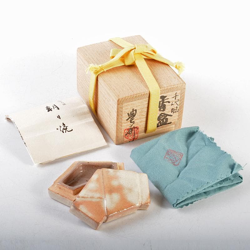 朝日焼十五世　松林豊斎作　千代結　香合　共布　堀内宗心極め箱　M　R5989
