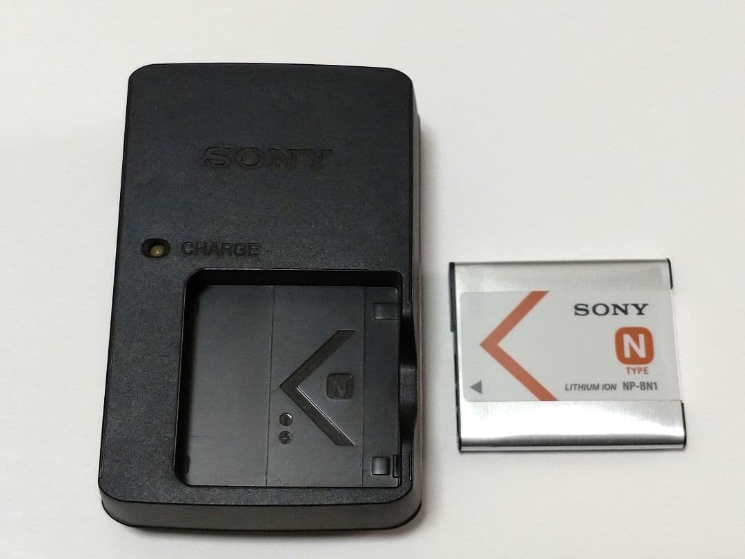 Sony Cyber-shot DSC-W530 デジタルカメラ　シルバー
