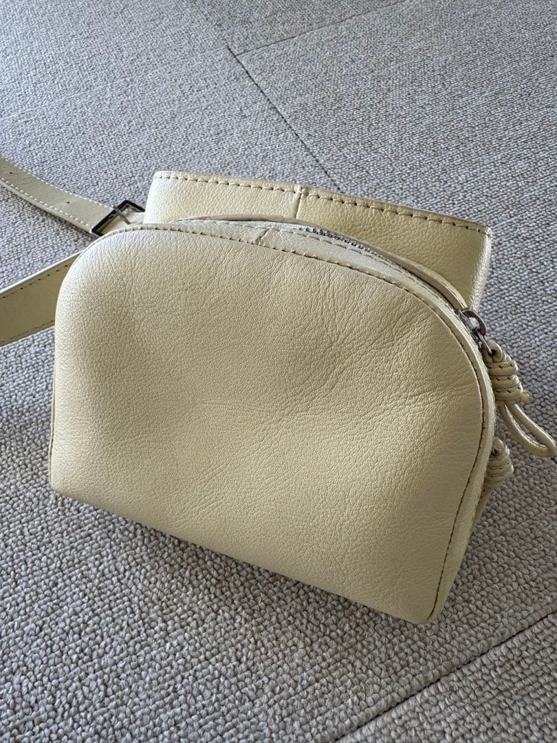 本日のみ！　MOTHERHOUSE バターイエローショルダーバッグ　ソラS