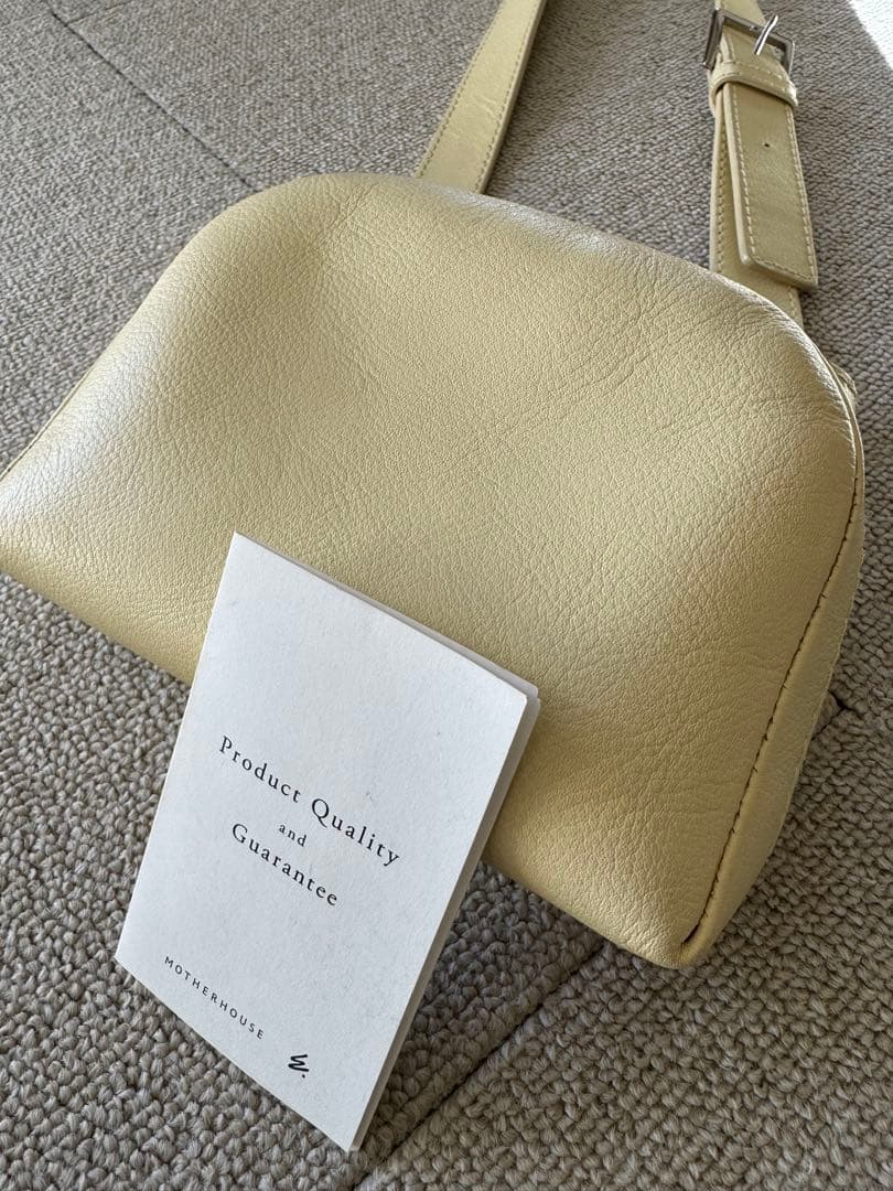 本日のみ！　MOTHERHOUSE バターイエローショルダーバッグ　ソラS
