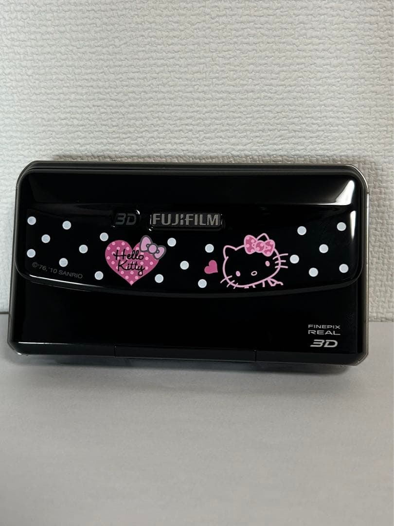 【Sanrio サンリオ　ハローキティ】　３Ｄデジタルカメラ　50周年記念品