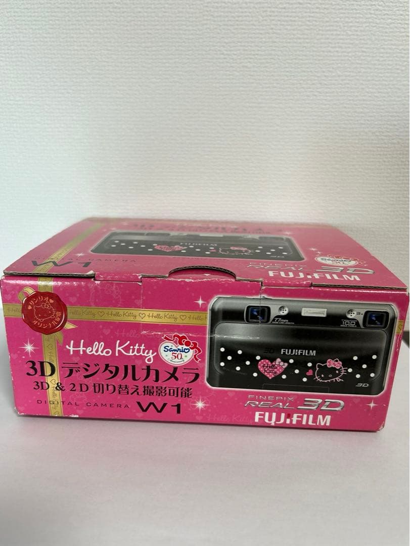【Sanrio サンリオ　ハローキティ】　３Ｄデジタルカメラ　50周年記念品