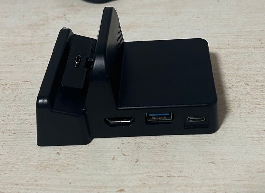 Nintendo Switch 本体　スイッチ　ピンクコントローラー