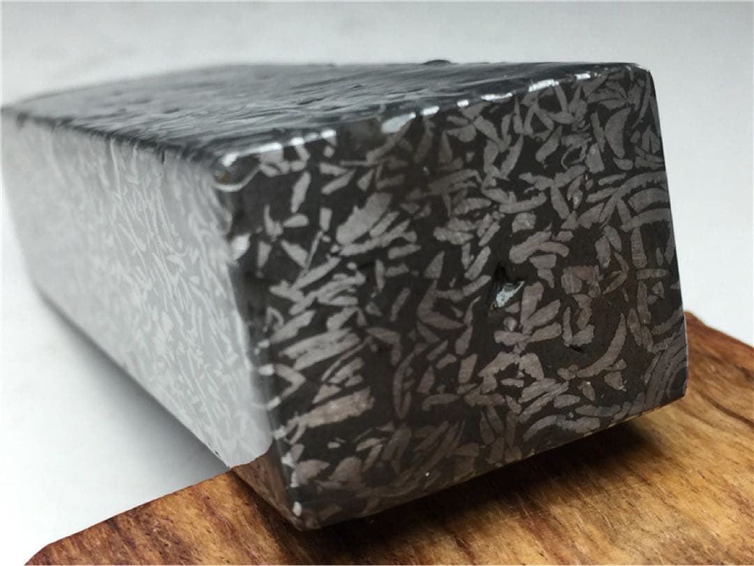 ☆クリスマス特価☆ 希少 鉄隕石・ムオニオナルスタ 磁石に付く コーティング済