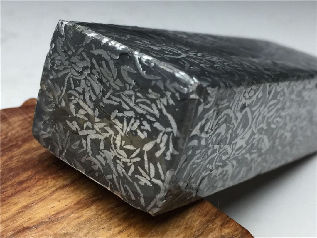 ☆クリスマス特価☆ 希少 鉄隕石・ムオニオナルスタ 磁石に付く コーティング済