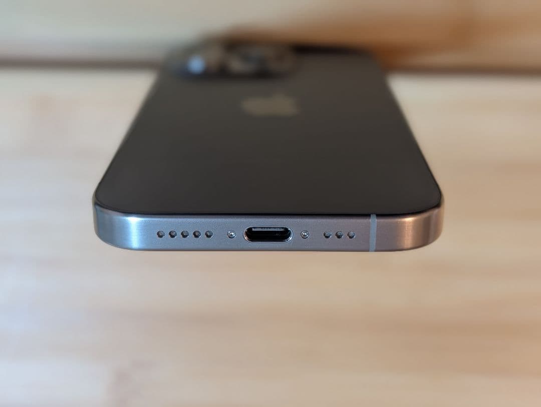 【極美品】iPhone15 Pro 256GB natural titanium