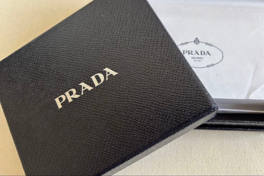 PRADA サフィアーノ 二つ折り財布 CIPRIA+FUOCO 正規品