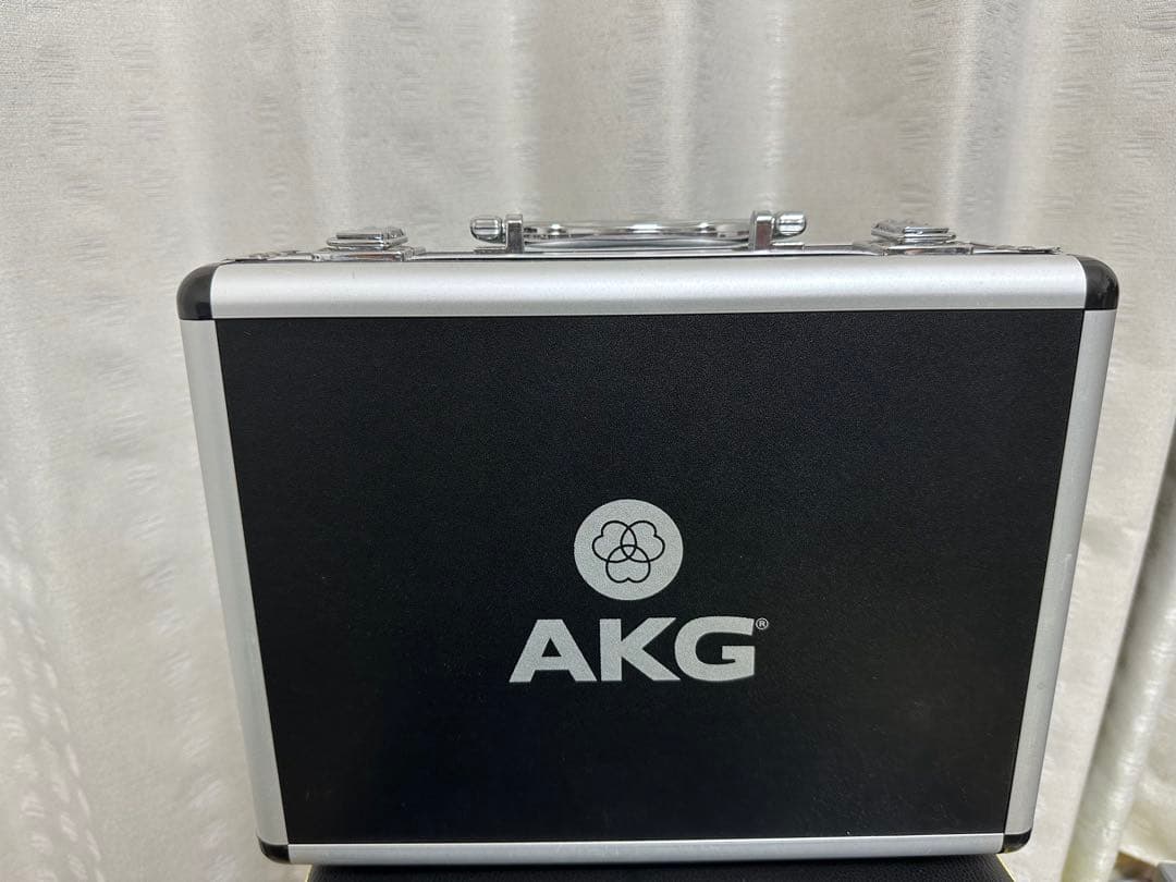 AKG C214 コンデンサーマイク ハードケース付き