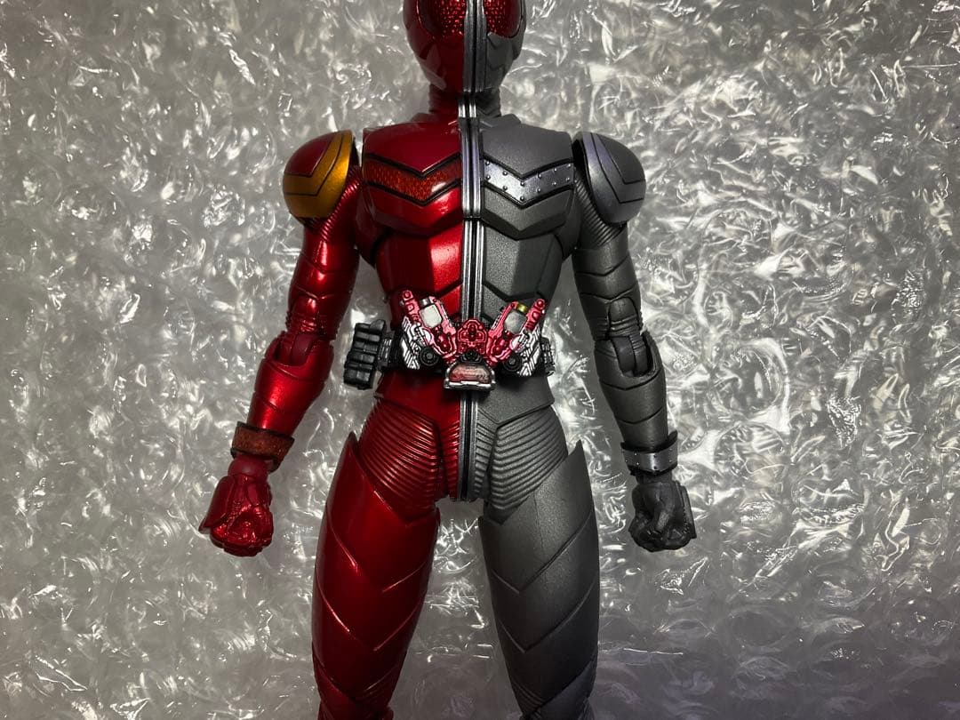 【中古品】S.H.Figuarts 真骨頂 仮面ライダーWヒートメタル 風都探偵