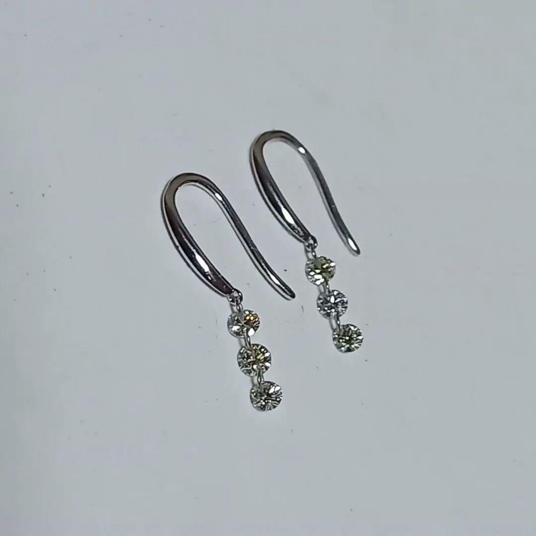 Pt 0.24ct レーザーホール ダイヤモンド ピアス