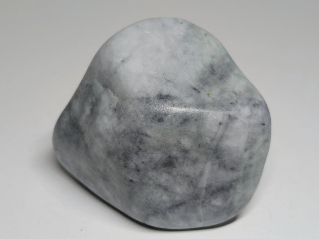 糸魚川⑭ 翡翠 240g ヒスイ 原石 鑑賞石 自然石 誕生石 鉱物 鉱石 水石