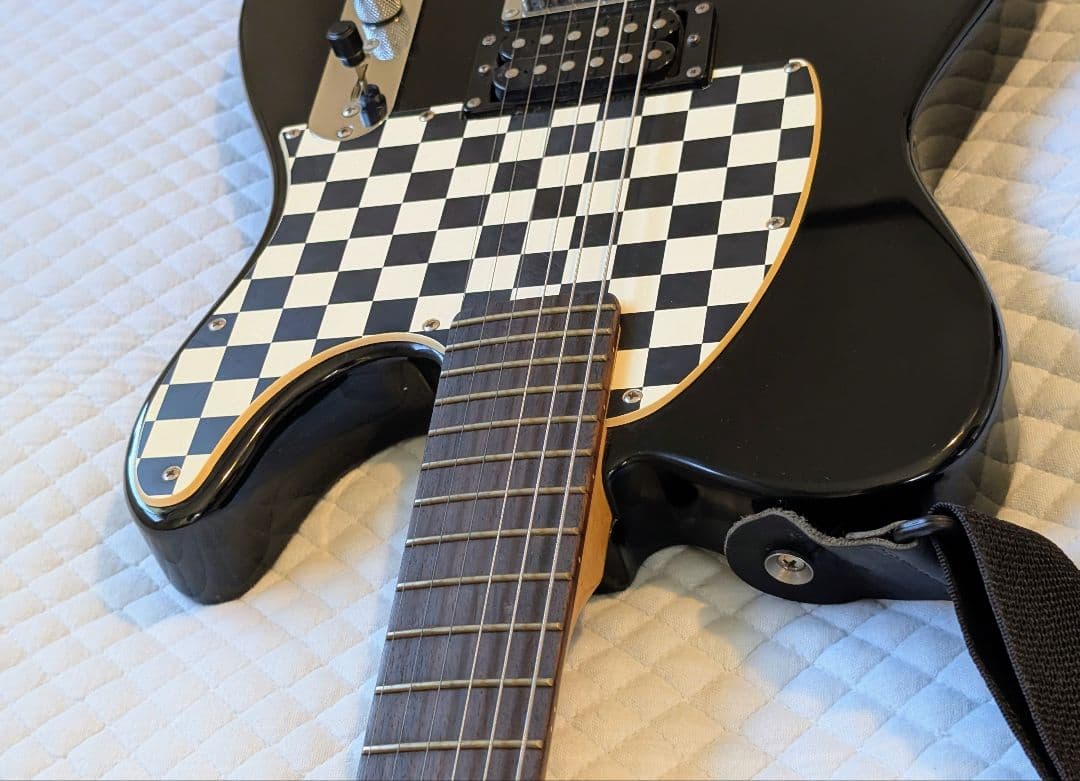 【美品】アヴリル・ラヴィーン テレキャスター／Squier by Fender