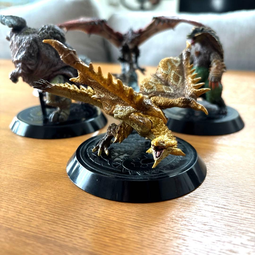 モンスターハンター　フィギュア　ぬいぐるみ　ストラップ　24体セット