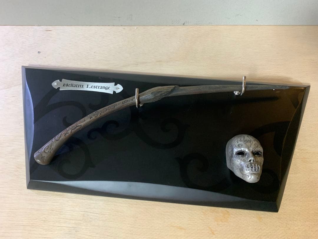 ハリーポッター ノーブルコレクション ベラトリックスレストレンジ 杖ディスプレイ