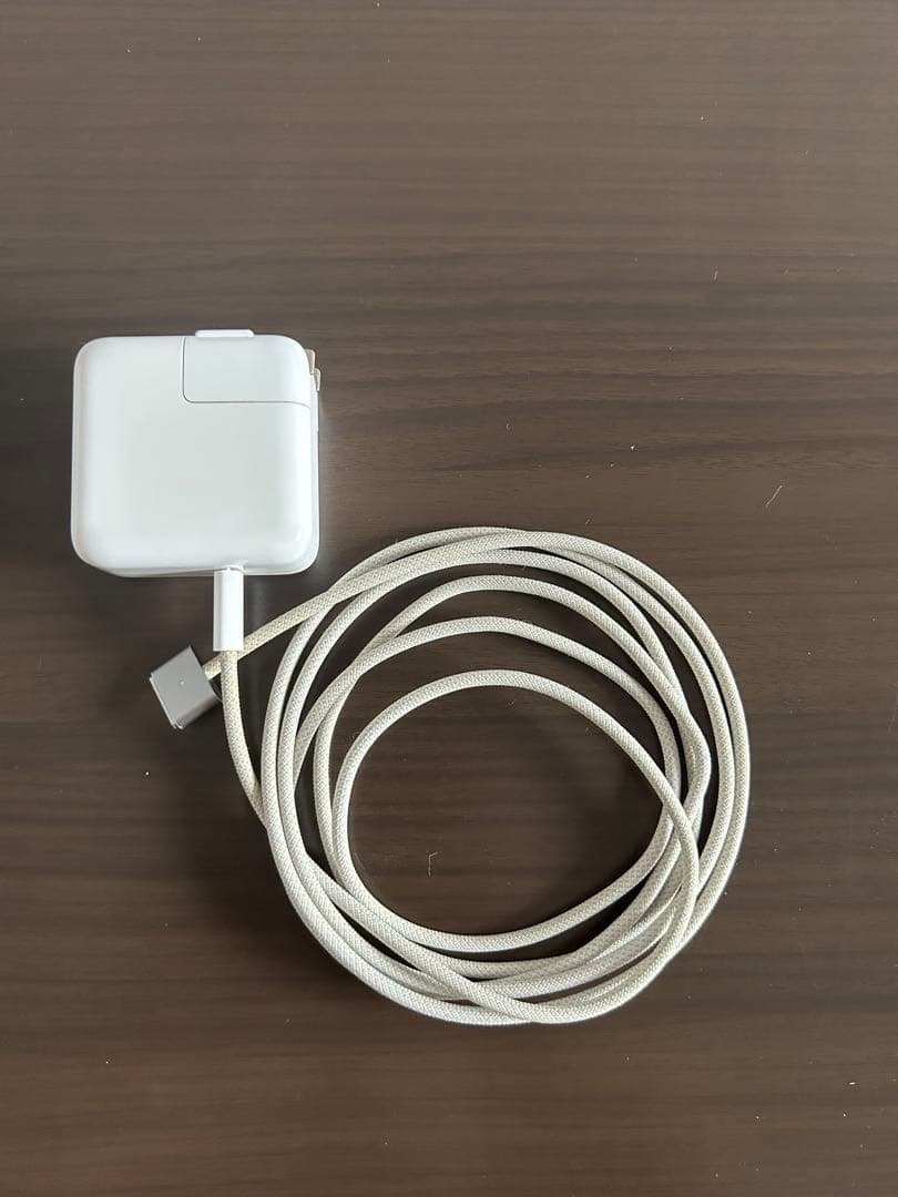 Apple MacBook Air (M2, 2022) 本体＋充電器