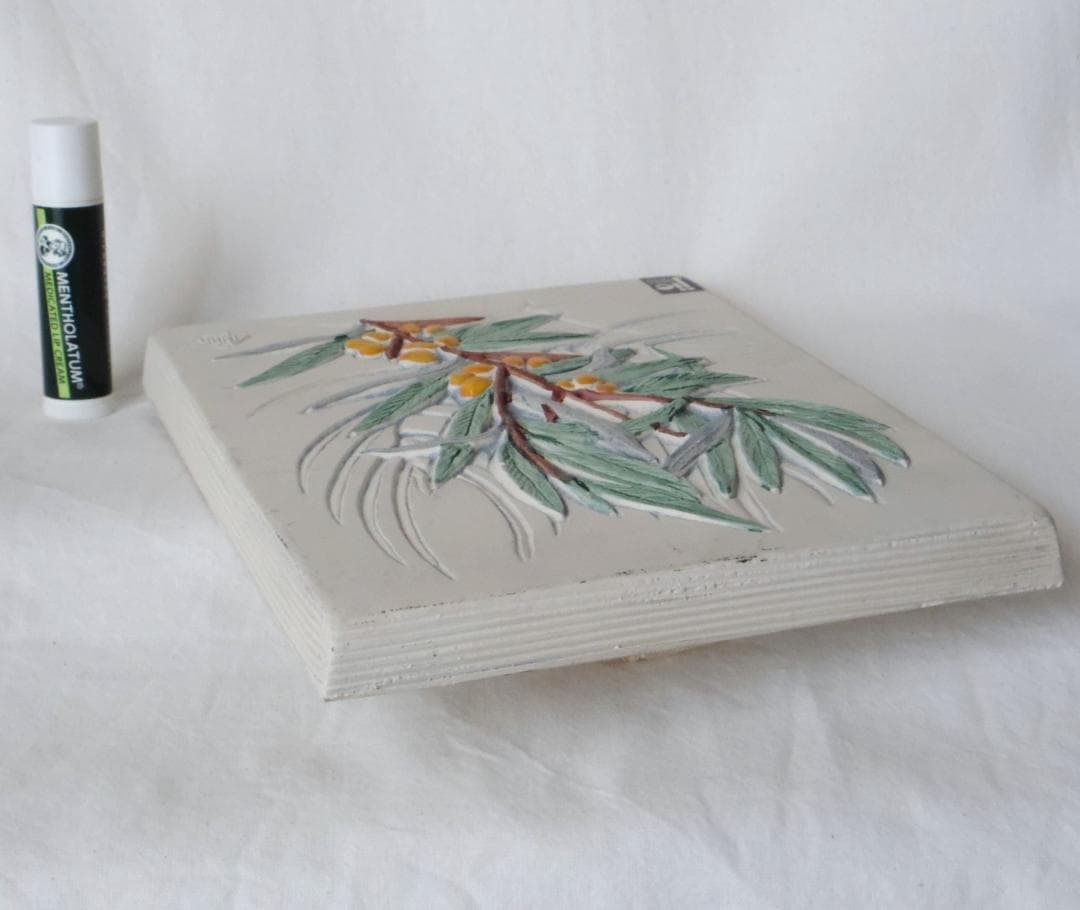 北欧　Jie Gantofta 　壁掛け　白地の陶板　★1992年に廃業