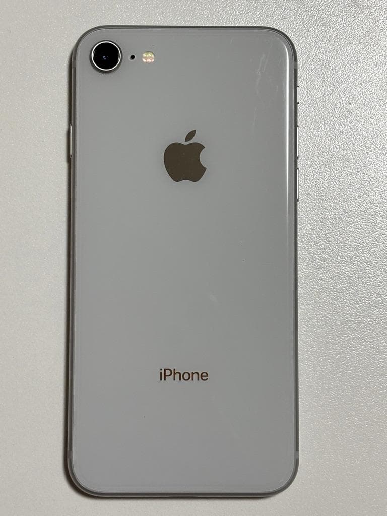 iPhone 8 本体 64GB シルバー バッテリー81% 動作良好