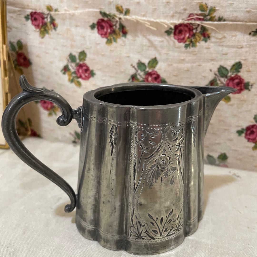 570シルバープレート花彫のミルクとシュガー、イギリス買い付け2セット