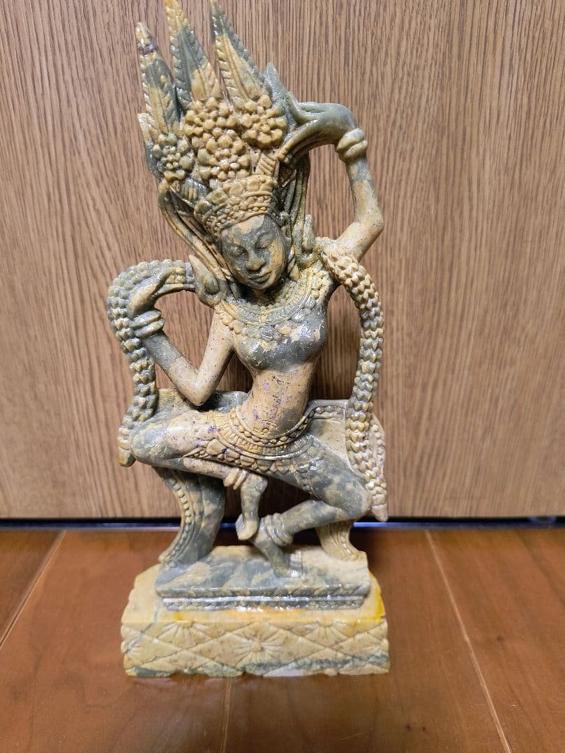 カンボジア　アプサラ像　翡翠　希少　レア　美品