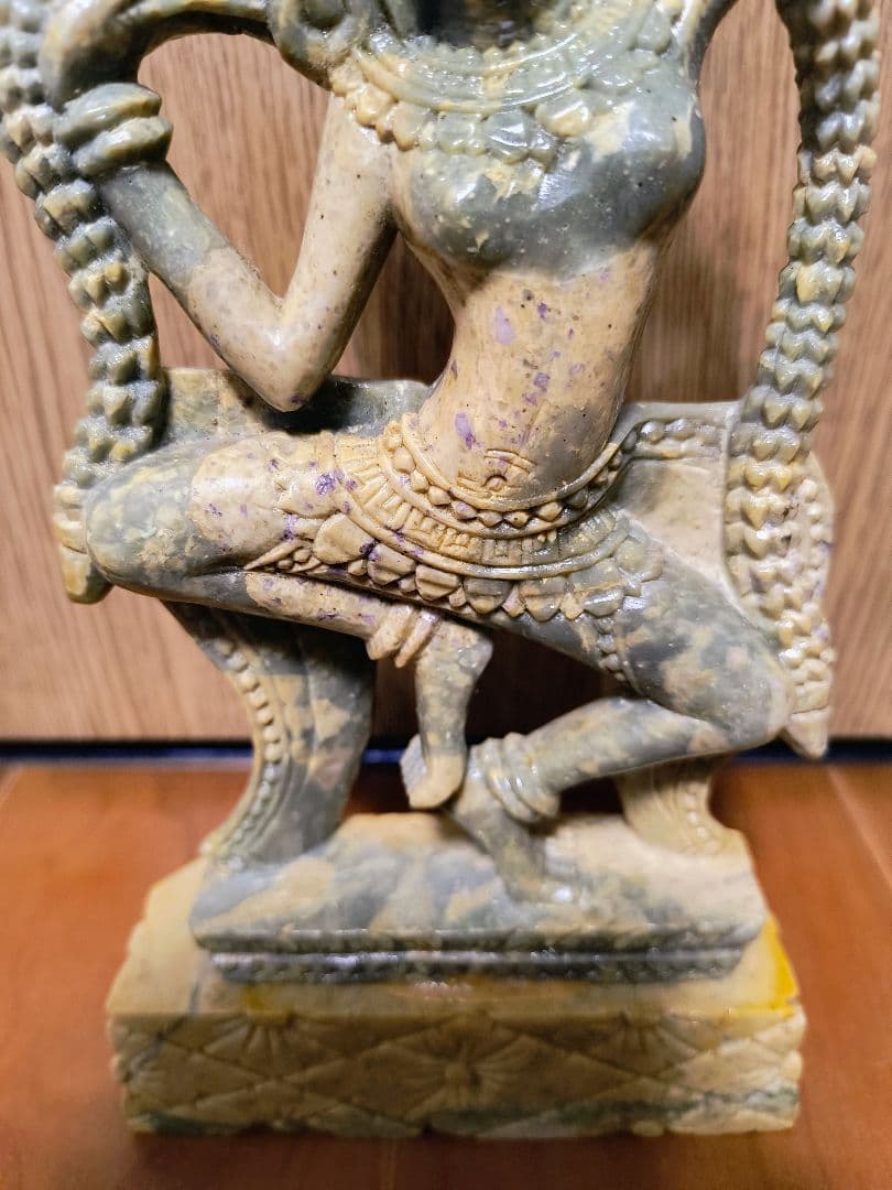 カンボジア　アプサラ像　翡翠　希少　レア　美品