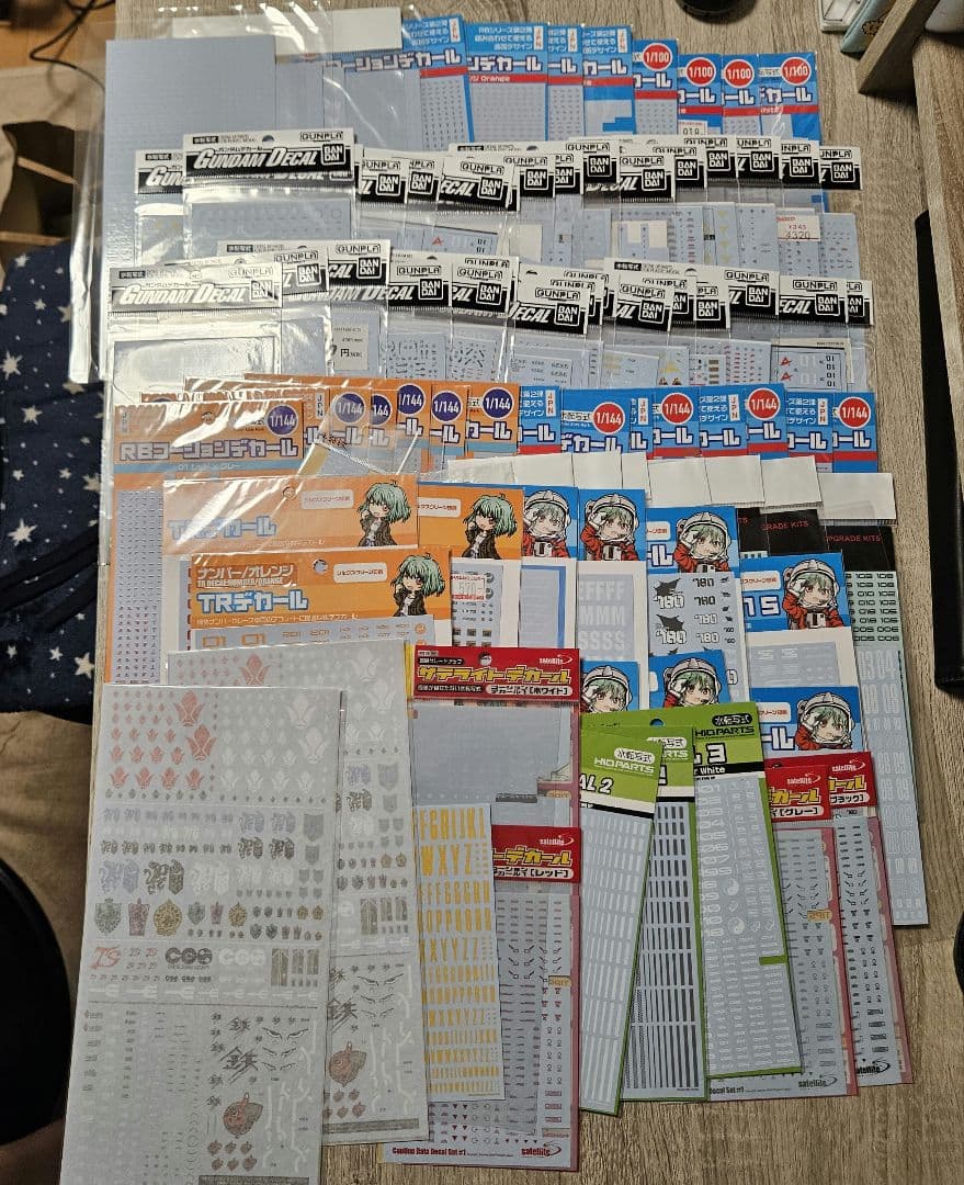 ガンダムデカール他まとめ売り 100枚弱