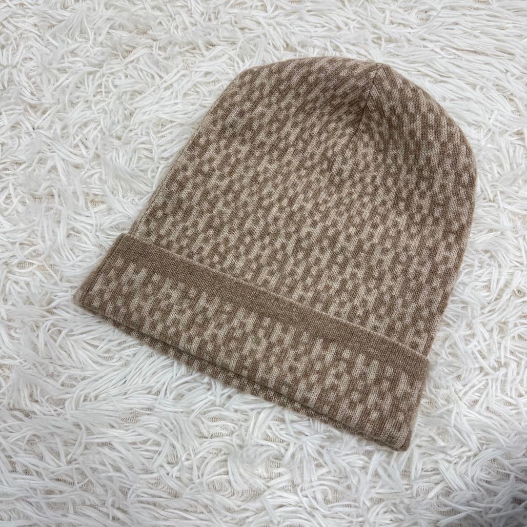 【訳あり】HERMES ニット帽　Hロゴ　総柄　ベージュ　カシミア　穴