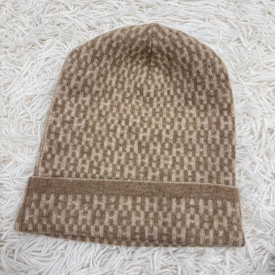 【訳あり】HERMES ニット帽　Hロゴ　総柄　ベージュ　カシミア　穴
