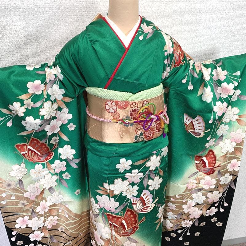 508z16〇仮絵羽 振袖 金彩 蝶々 桜 明るい緑〇美品 成人式 結婚式