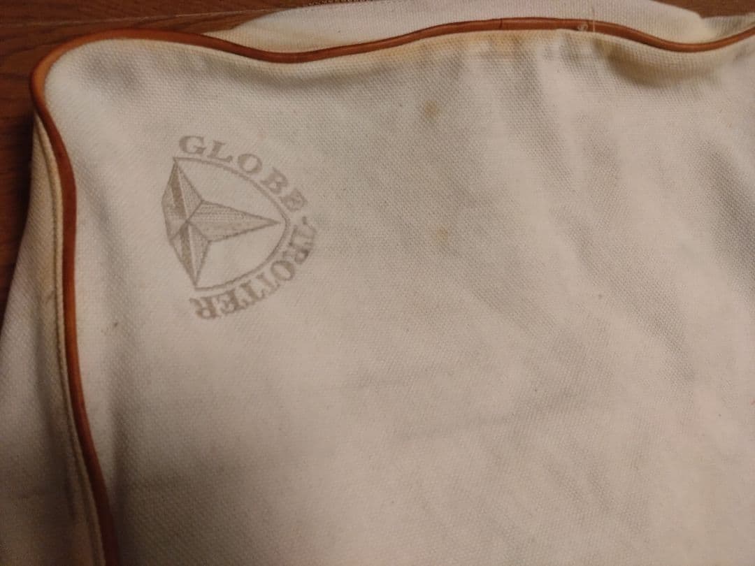 グローブトロッター　カバー　難あり